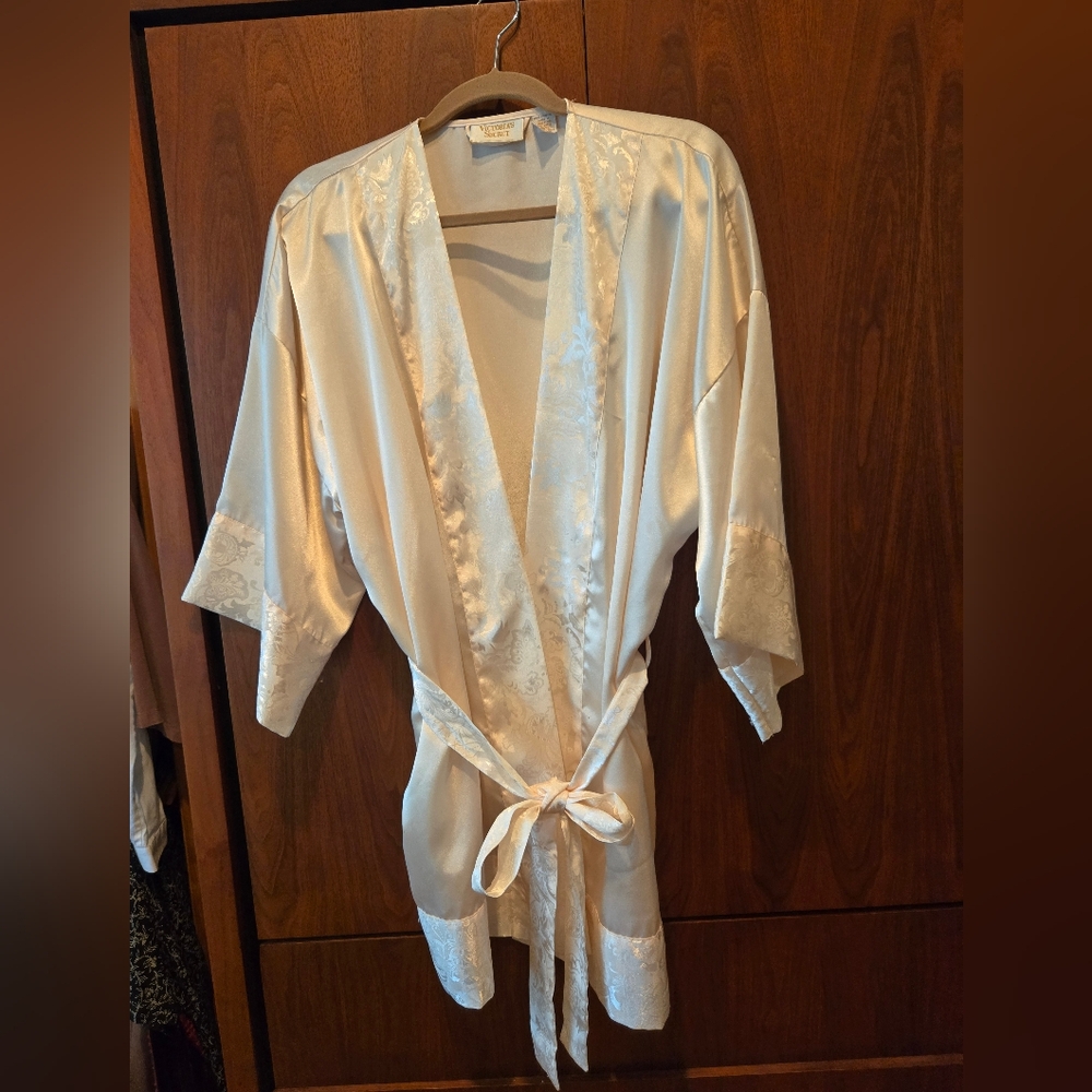 Victoria's Secret cream robe, size small